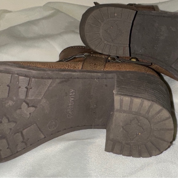 Relativity Brown Faux Leather Heeled Re-Henrick Boots‎ Sz 6.5M Inside Zip Buckle - Picture 12 of 12